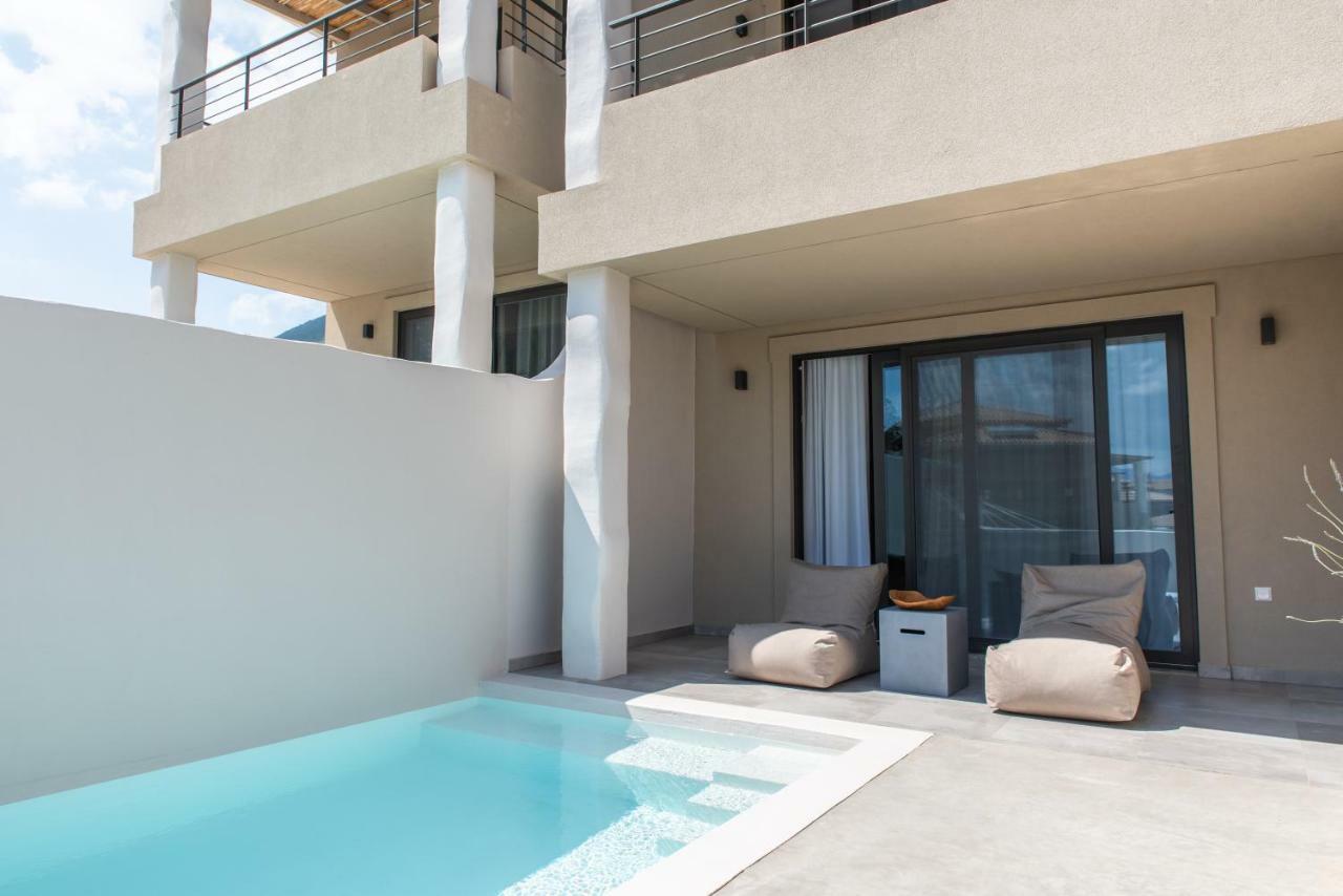 Crystal Waters Nikiana Exterior foto